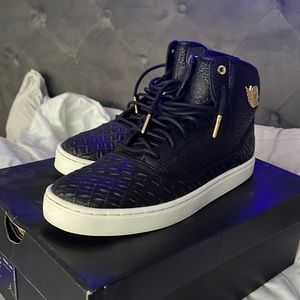 Black/Metallic Gold-White